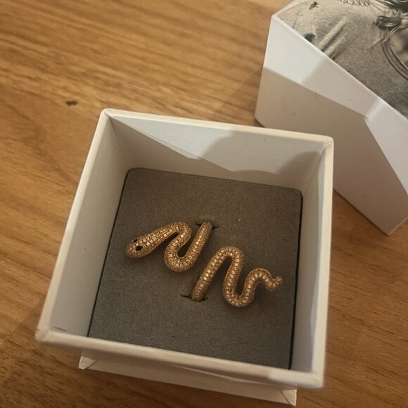 Taylor Swift reputation Official Merchandise Snake Ring - Picture 3 of 4